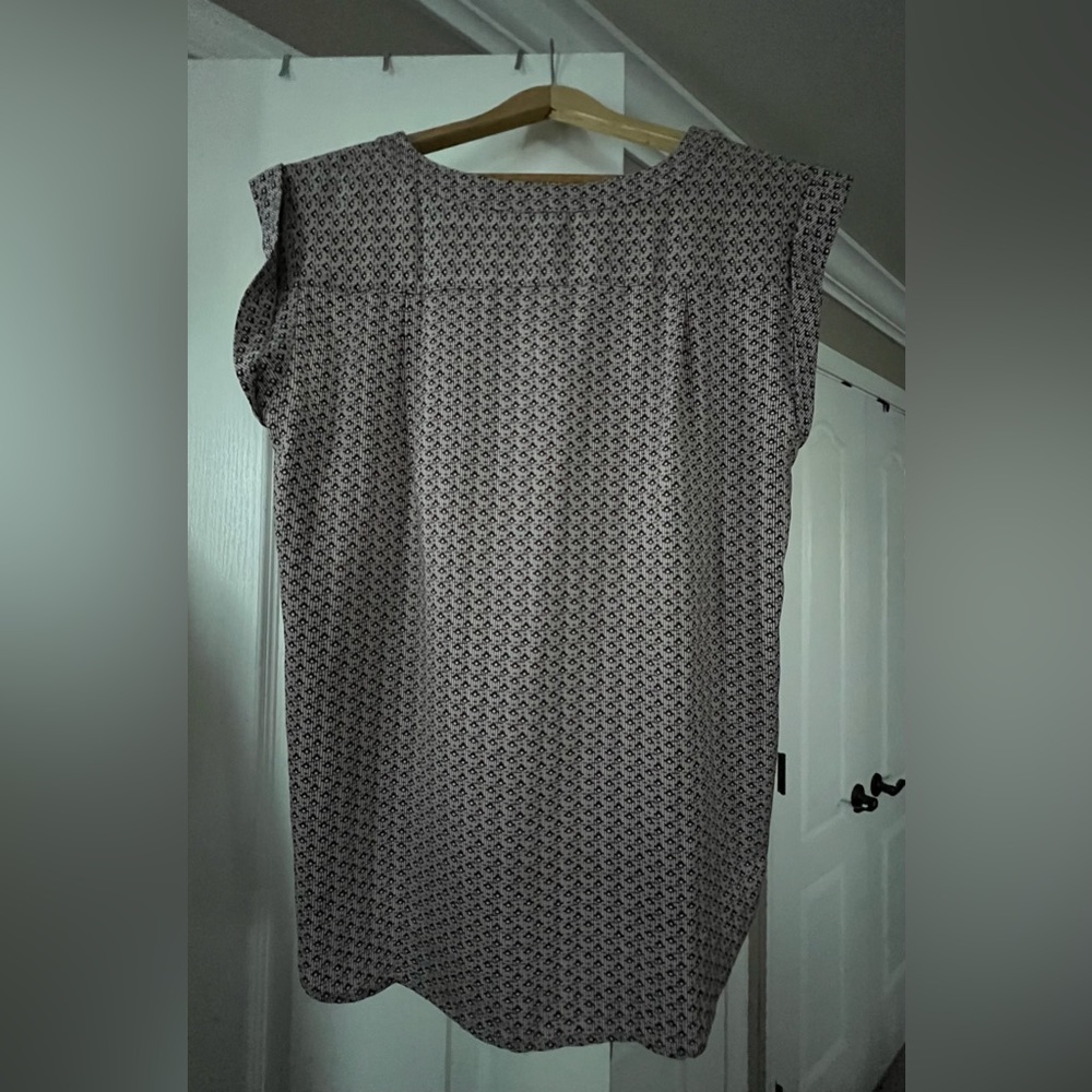 Ann Taylor Burgundy and Navy Print Sleeveless Blouse size M